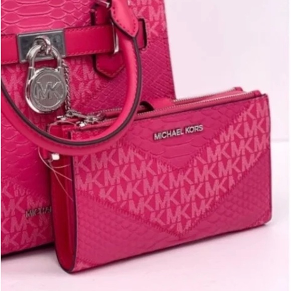 Michael Kors Jet Set travel double zip wristlet, wallet, clutch Electric Pink - Picture 1 of 6